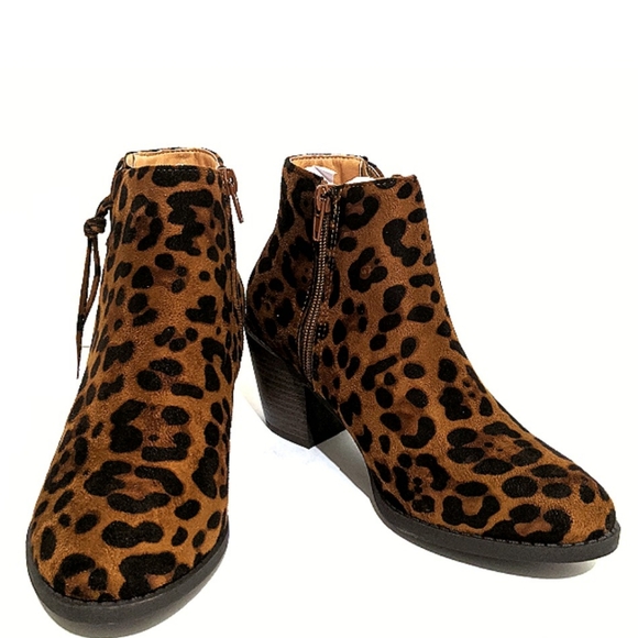 Leopard Heel Ankle Booties - Picture 3 of 7